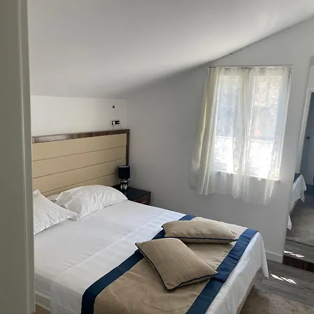Mediteraneo Apartment *